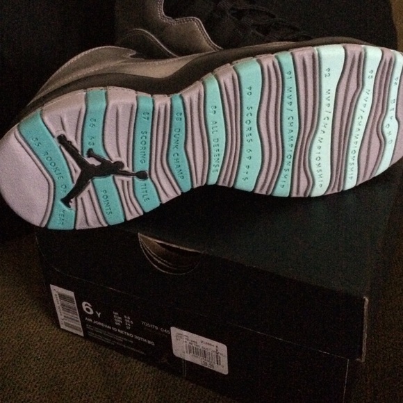 Jordan X 30th Anniversary Lady Liberty - Picture 3 of 4