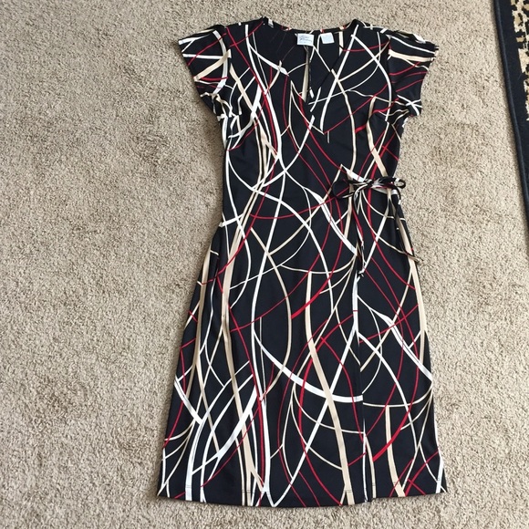 Stylish Wrap Dress๐ - Picture 2 of 4