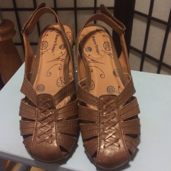 BARE TRAPS EVERYDAY SLINGBACK SANDAL 8 1/2 M CAMEL