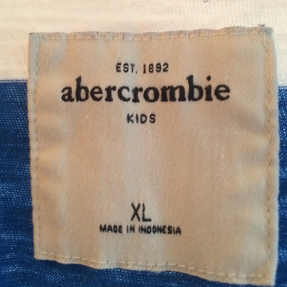 Striped blue &a white Abercrombie tee - Picture 2 of 2