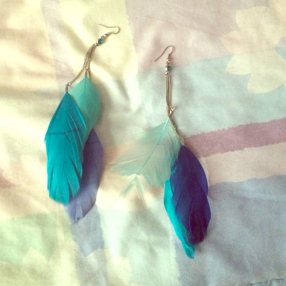 Pair of earrings