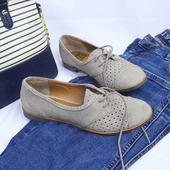 Brand new Oxfords by DV size 6