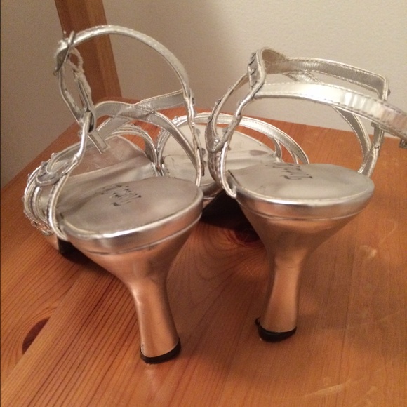 Shoes - Picture 2 of 3