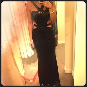 VALENTINES SALE ❤️💕 $425 dress for $85