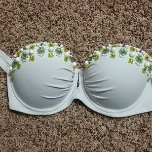 Sold in bundle    Vs strapless swim top