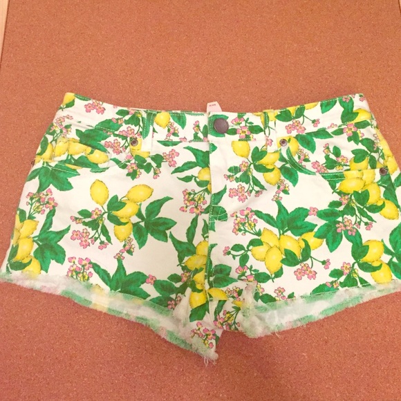 Victoria's Secret boyfriend short