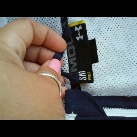 Under armour wind breaker jacket - Picture 3 of 4