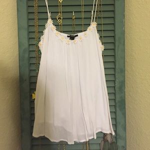 White sunflower top