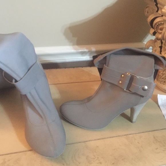 Donald J Pliner heel boots