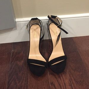 Express heeled sandals