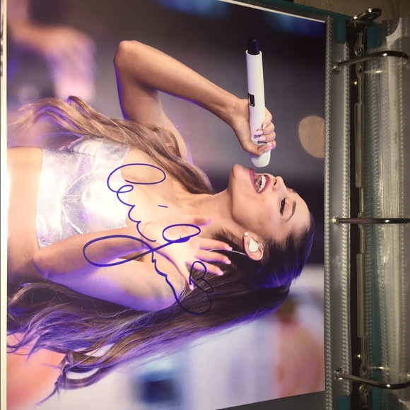 Ariana grande autograph