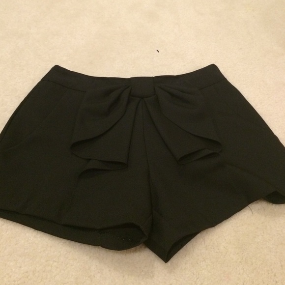 Bow shorts