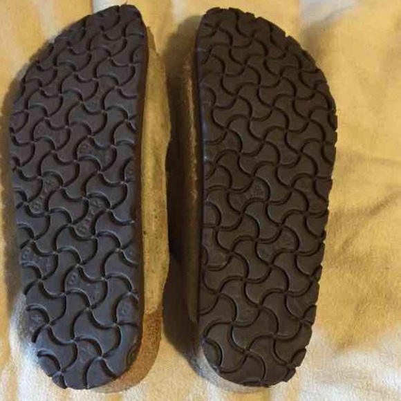 ⛔️SOLD ⛔️Birkenstock Arizona - Picture 3 of 4