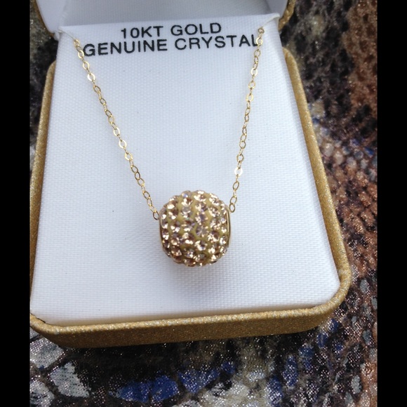 10k gold pendant with chain - Picture 2 of 3