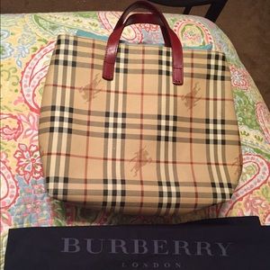 Burberry handbag with dust bag