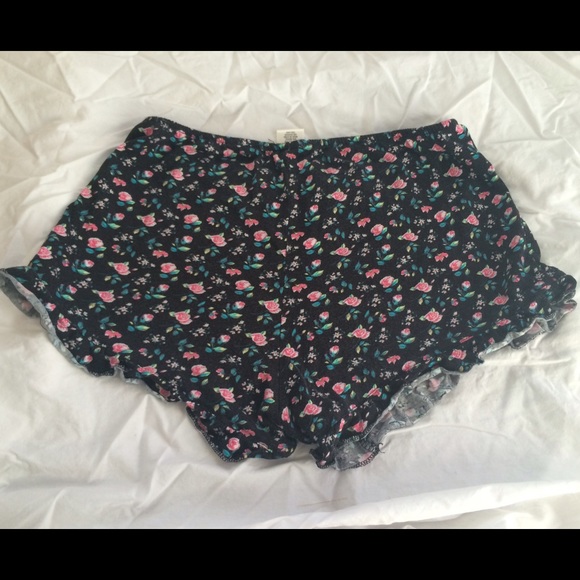 patterned shorts - Picture 2 of 2