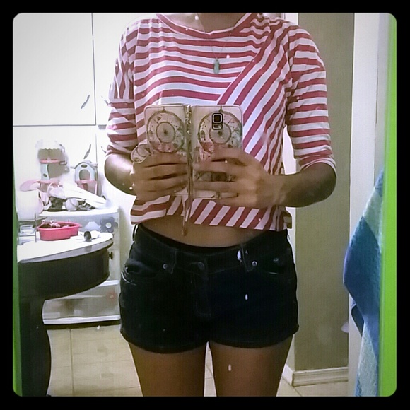 Cute semi-crop top
