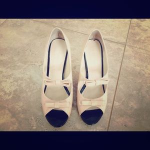 Nine West bow pumps