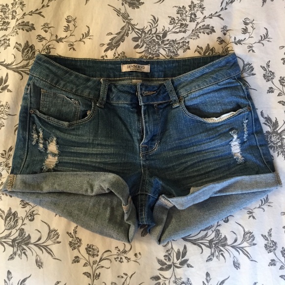Medium wash shorts