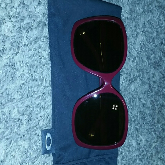 ?SALE?Oakley Sunglasses - Picture 1 of 4