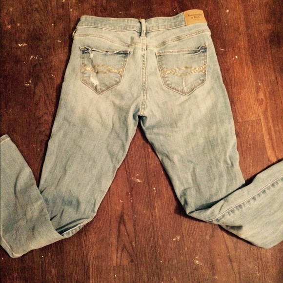 Abercrombie & Fitch NY - Picture 2 of 2