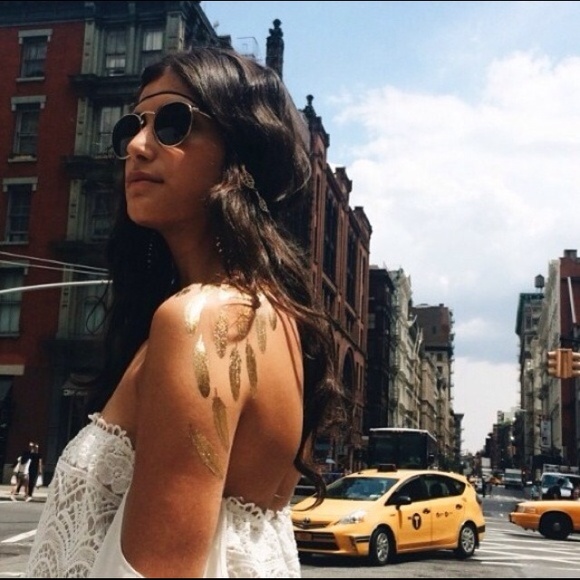 SOLD NWT LF top - Picture 2 of 4