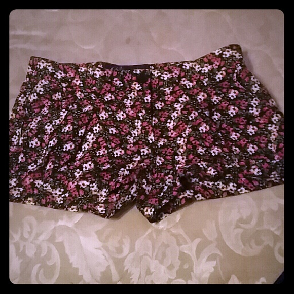 ??????Flowered Shorts ??????
