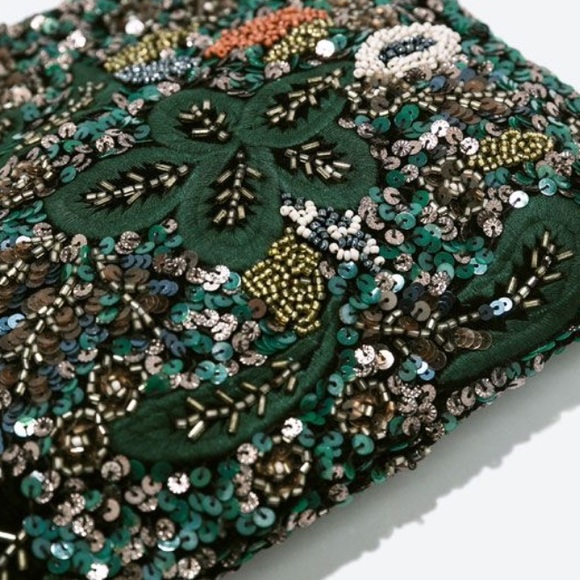 ❌SOLD❌ZARA Green Embroidered Beaded Sequin Clutch - Picture 2 of 4