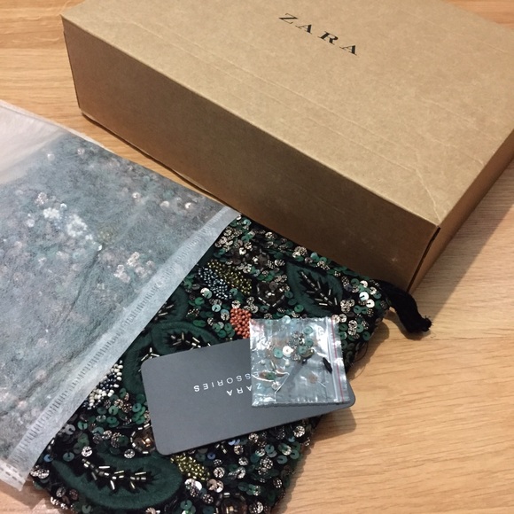 ❌SOLD❌ZARA Green Embroidered Beaded Sequin Clutch - Picture 4 of 4