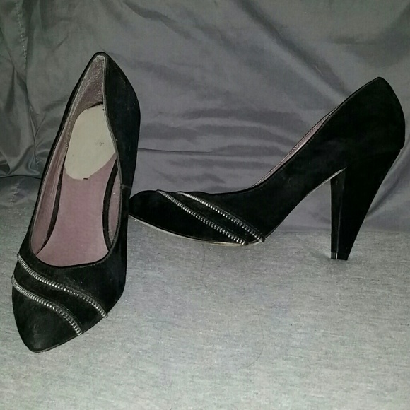 Madden girl black suede zipper pumps