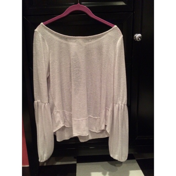 FREE PEOPLE white top slit back