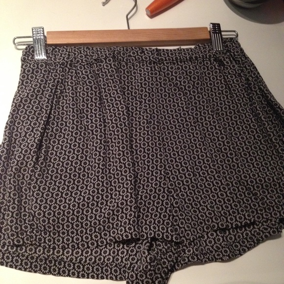 Brandy Melville Flower Patterned Shorts
