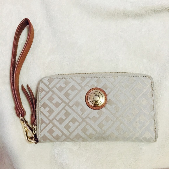 Tommy Hilfiger Tan Wrislet