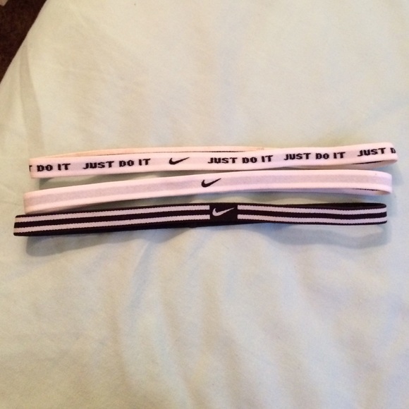 ✖️SOLD ✖️Nike 3 pack elastic headbands!