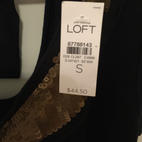 NWTLOFT size S. Navy top. - Picture 4 of 4