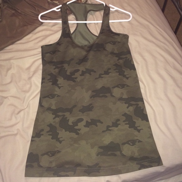 Green camo cool racerback