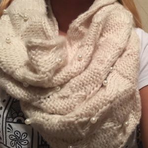 Knit cream/light brown scarf with pearls.