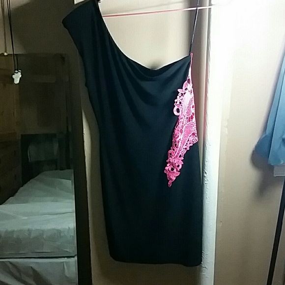 Black hot pink form fitting party dress