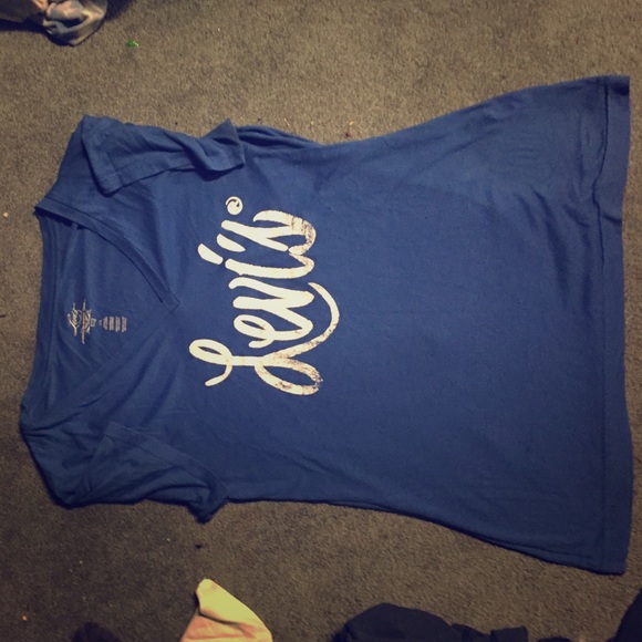 blue Levi's v-neck