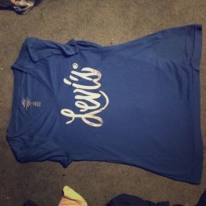 blue Levi's v-neck