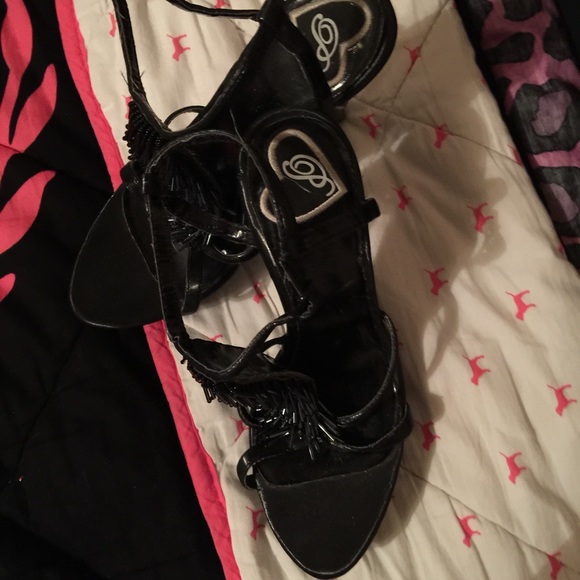 PLAYBOY HIGH HEELS SZ 7