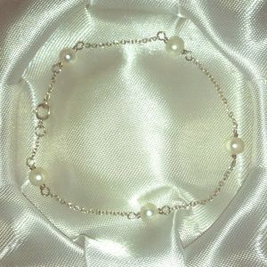 Sterling silver pearl bracelet
