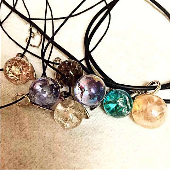 Cracked marble necklaces