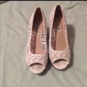 American Eagle Lace wedges!!