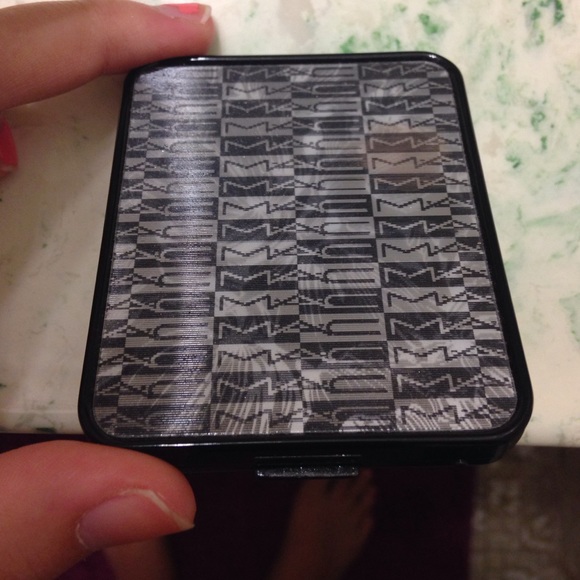 LE MAC eyeshadow palette - Picture 2 of 4