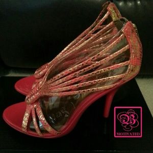 Brand NEW Carlos Santana Coral and Gold Shoes