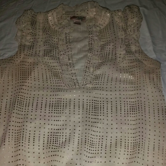 Top - Picture 2 of 2