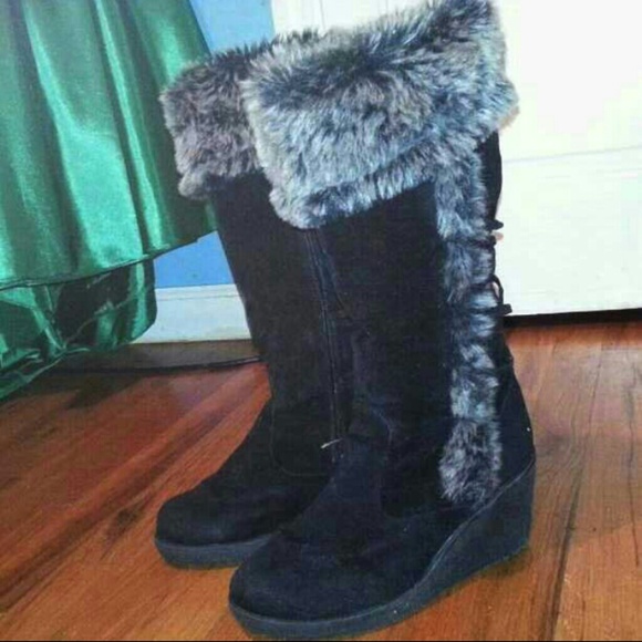 Black Snow Boots!