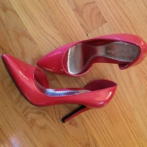RED pumps 👠👠 size 7 **good condition**