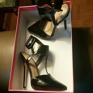 Pointed toe Patent Leather stilettos
